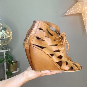 Gently worn size 7.5 summer wedge heels.